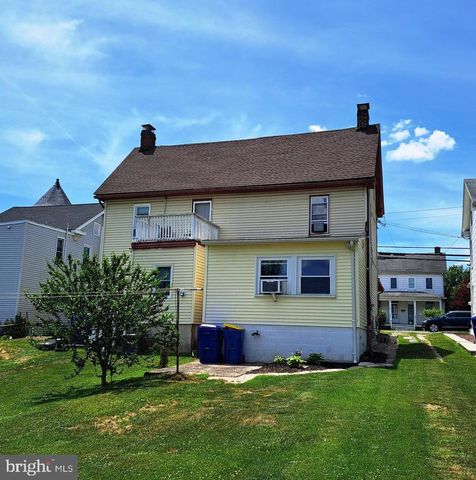 213 N MAIN ST, Jacobus, PA 17407