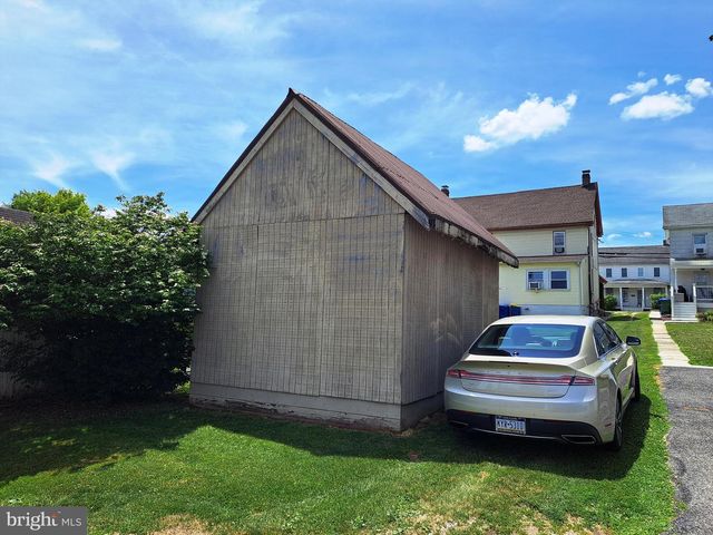 213 N MAIN ST, Jacobus, PA 17407