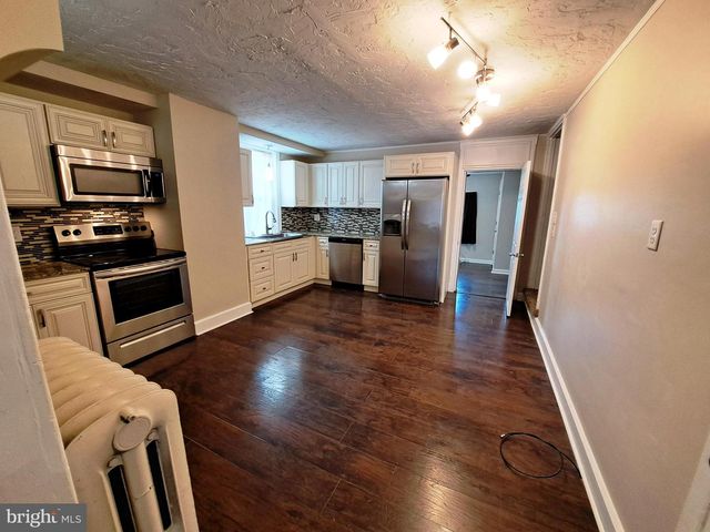 213 N MAIN ST, Jacobus, PA 17407