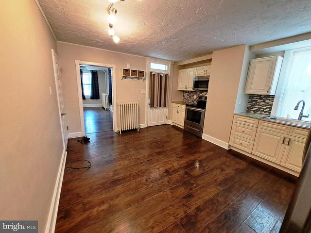213 N MAIN ST, Jacobus, PA 17407