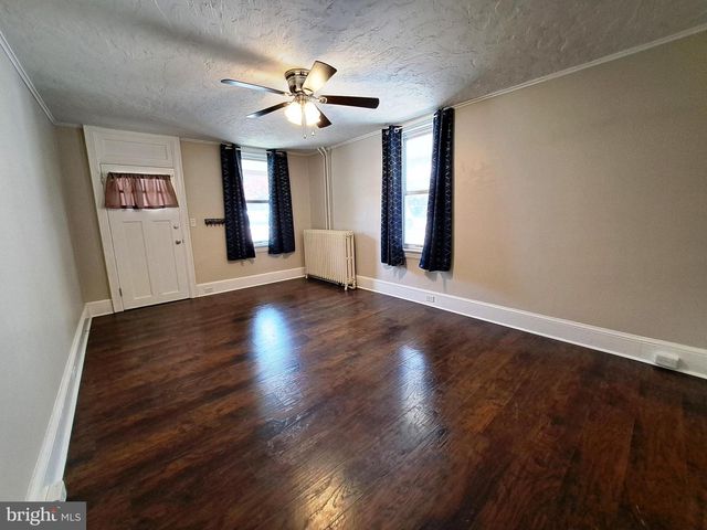 213 N MAIN ST, Jacobus, PA 17407