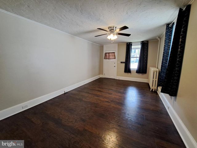 213 N MAIN ST, Jacobus, PA 17407