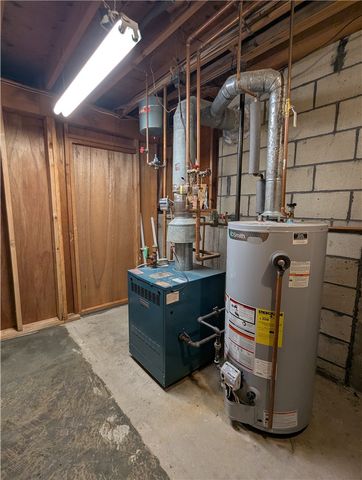 699 Lower River Road, Lincoln, RI 02865