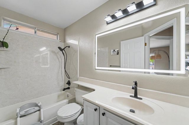 1750 E G St, Oakdale, CA 95361