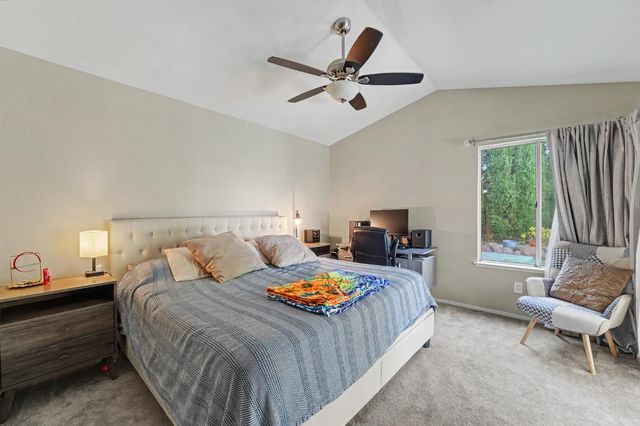 1750 E G St, Oakdale, CA 95361