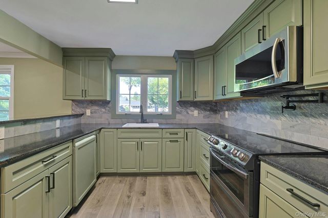 556 Babbling Brook Lane, Valley Cottage, NY 10989