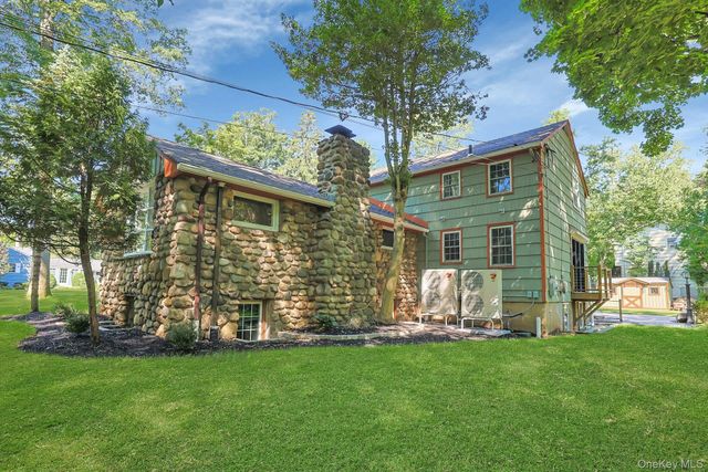 556 Babbling Brook Lane, Valley Cottage, NY 10989