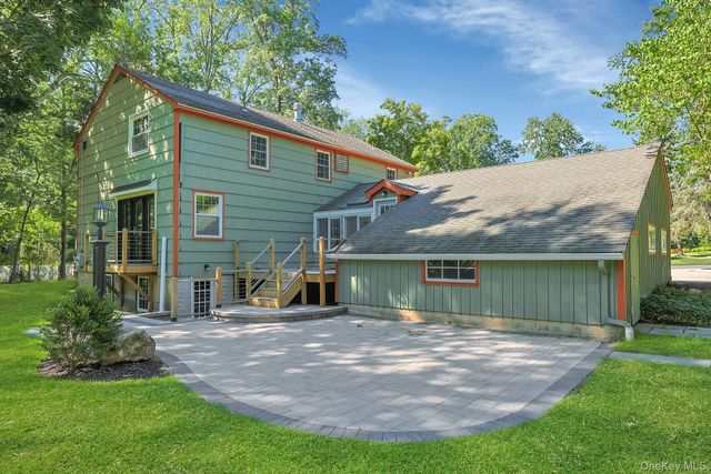 556 Babbling Brook Lane, Valley Cottage, NY 10989