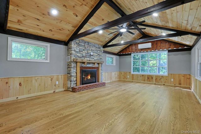 556 Babbling Brook Lane, Valley Cottage, NY 10989