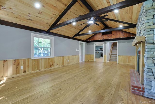 556 Babbling Brook Lane, Valley Cottage, NY 10989