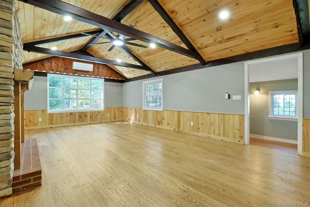 556 Babbling Brook Lane, Valley Cottage, NY 10989