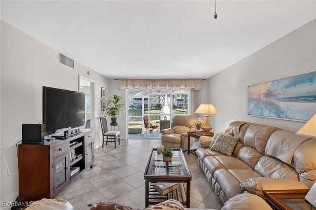 138 Pebble Shores DR 103, Naples, FL 34110