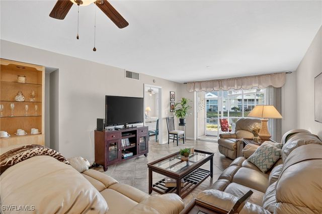 138 Pebble Shores DR 103, Naples, FL 34110