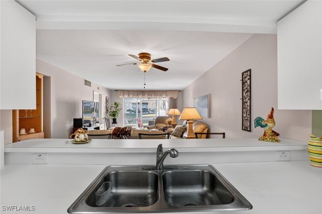 138 Pebble Shores DR 103, Naples, FL 34110