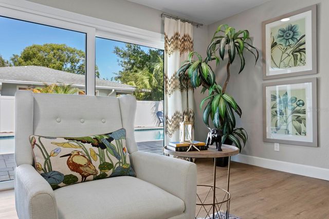 262 30TH STREET N, St Petersburg, FL 33713