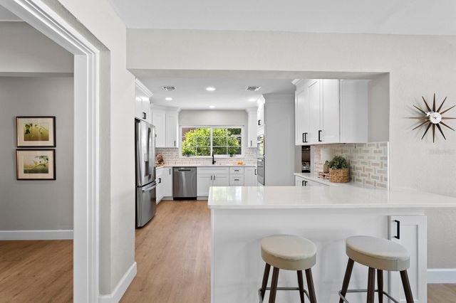 262 30TH STREET N, St Petersburg, FL 33713
