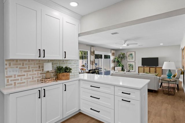 262 30TH STREET N, St Petersburg, FL 33713