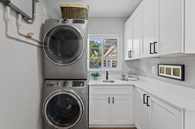 262 30TH STREET N, St Petersburg, FL 33713