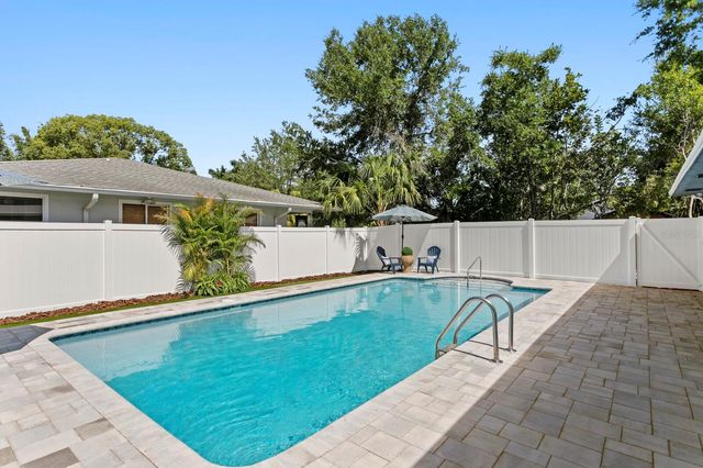 262 30TH STREET N, St Petersburg, FL 33713