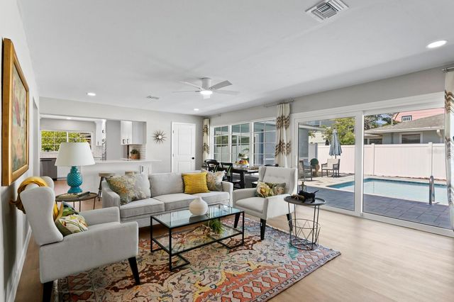 262 30TH STREET N, St Petersburg, FL 33713
