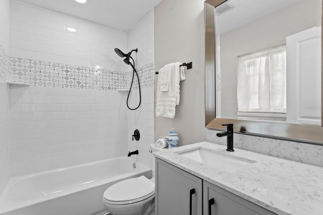 262 30TH STREET N, St Petersburg, FL 33713