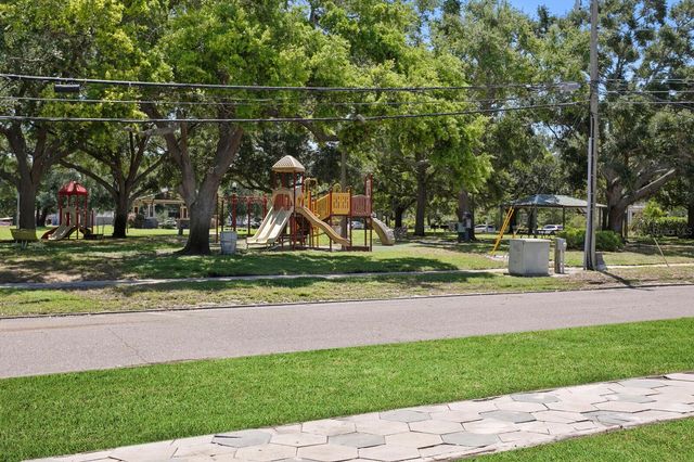 262 30TH STREET N, St Petersburg, FL 33713