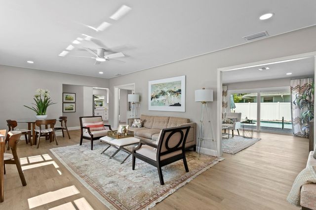 262 30TH STREET N, St Petersburg, FL 33713