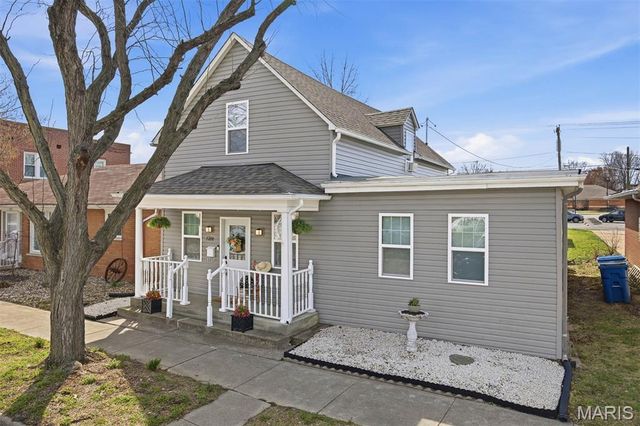 1208 Main Street, Highland, IL 62249