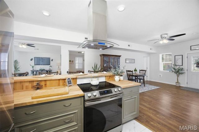 1208 Main Street, Highland, IL 62249