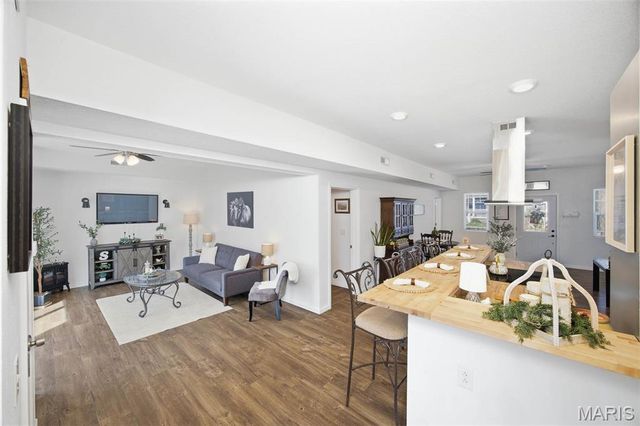 1208 Main Street, Highland, IL 62249