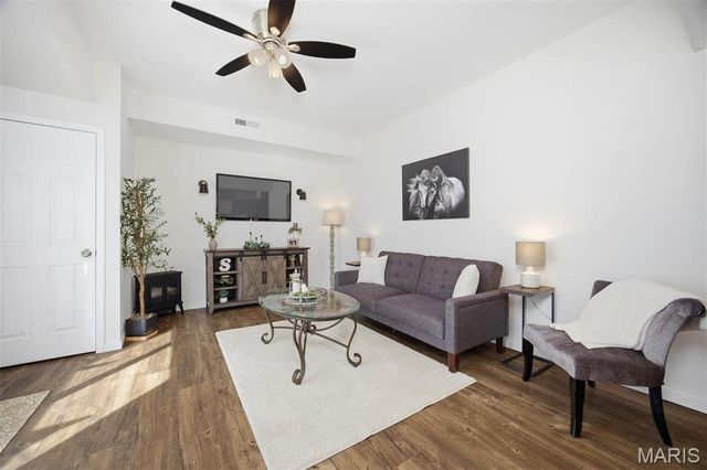 1208 Main Street, Highland, IL 62249