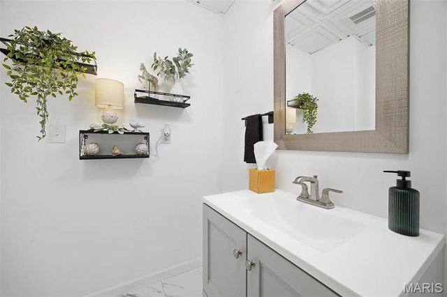 1208 Main Street, Highland, IL 62249