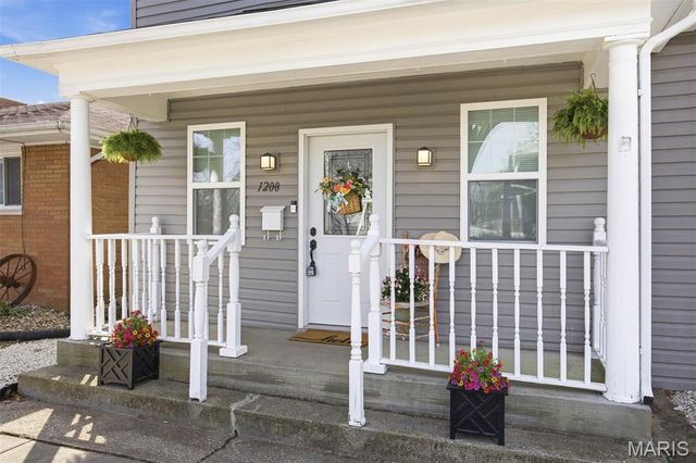 1208 Main Street, Highland, IL 62249