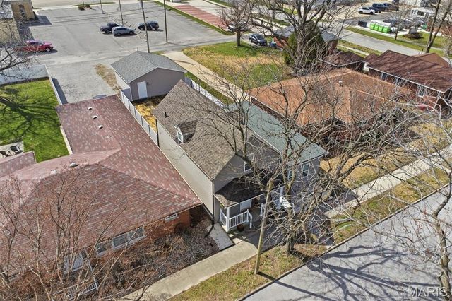 1208 Main Street, Highland, IL 62249