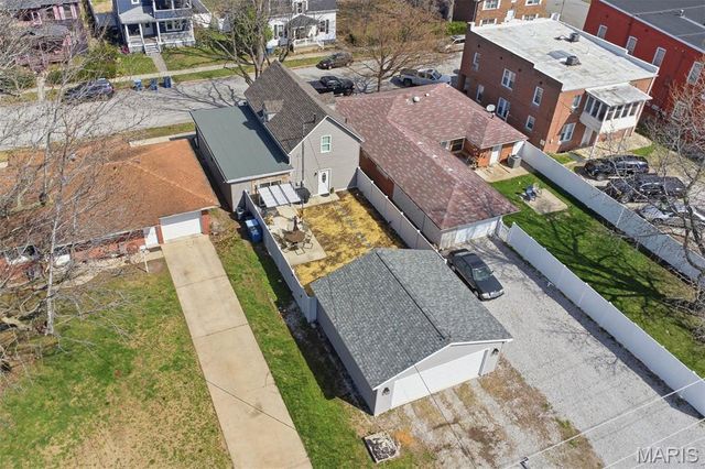 1208 Main Street, Highland, IL 62249