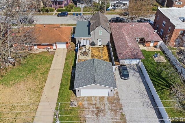 1208 Main Street, Highland, IL 62249