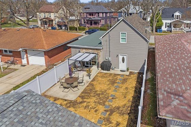 1208 Main Street, Highland, IL 62249