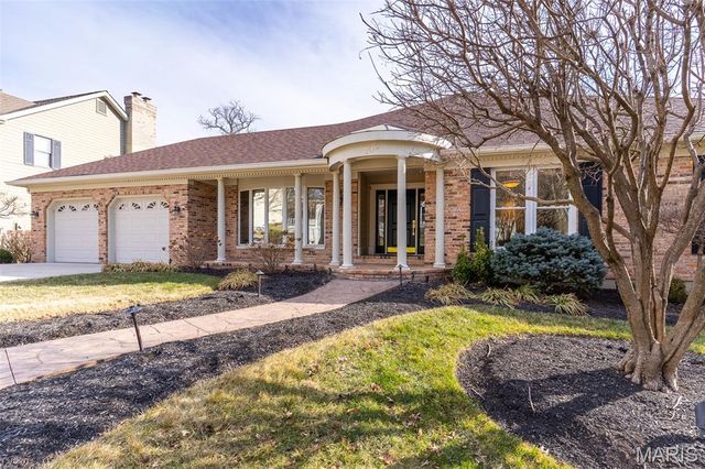 309 Greenbriar Estates Drive, Des Peres, MO 63122