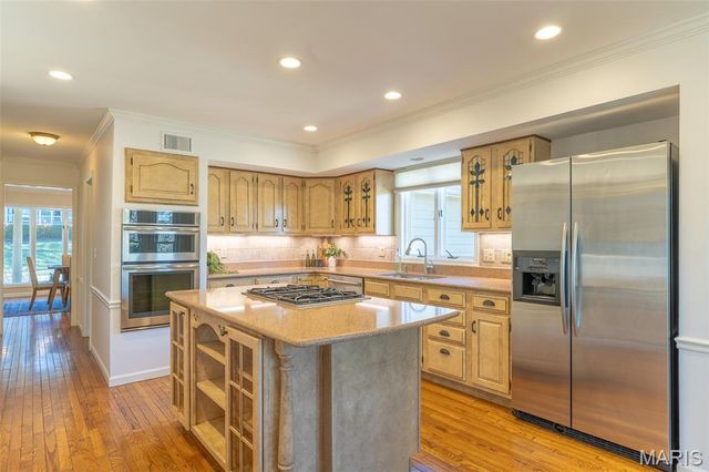 309 Greenbriar Estates Drive, Des Peres, MO 63122