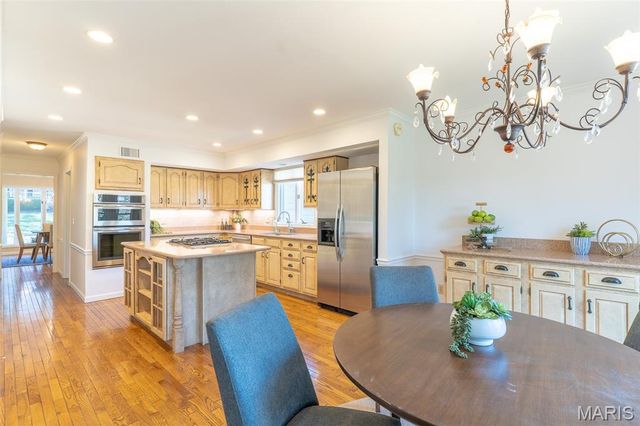 309 Greenbriar Estates Drive, Des Peres, MO 63122