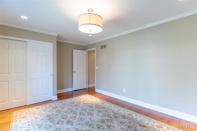 309 Greenbriar Estates Drive, Des Peres, MO 63122