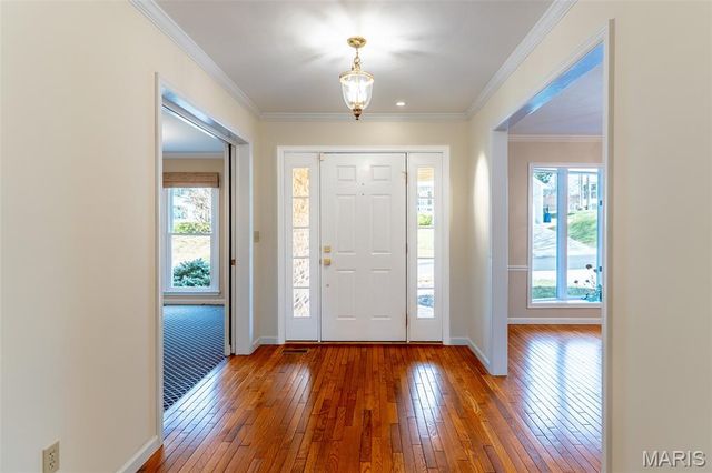 309 Greenbriar Estates Drive, Des Peres, MO 63122