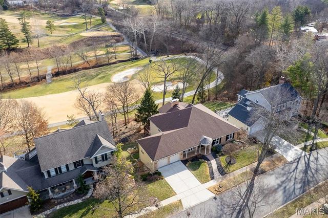 309 Greenbriar Estates Drive, Des Peres, MO 63122