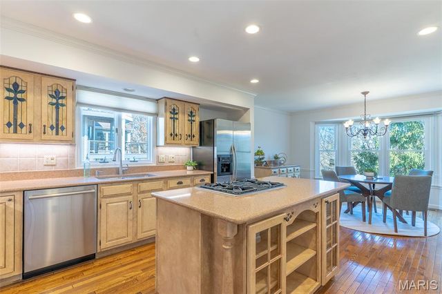 309 Greenbriar Estates Drive, Des Peres, MO 63122