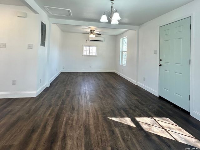 715 W Gerald, San Antonio, TX 78221