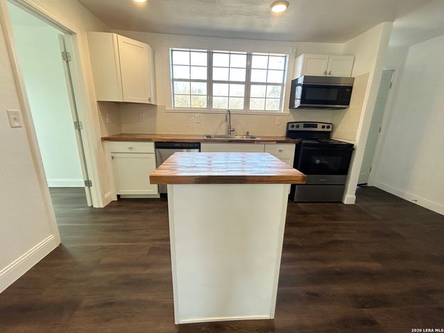 715 W Gerald, San Antonio, TX 78221