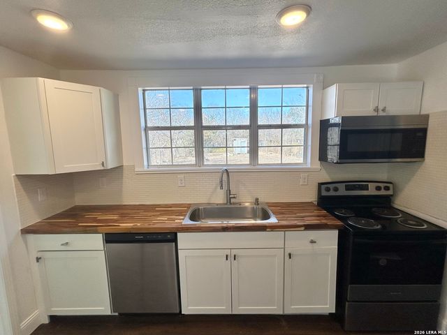 715 W Gerald, San Antonio, TX 78221