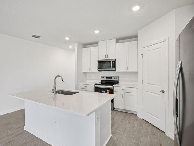 108 VINTAGE GLEN ROAD, Nokomis, FL 34275