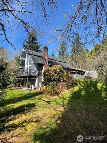 182 State Route 105, Raymond, WA 98577