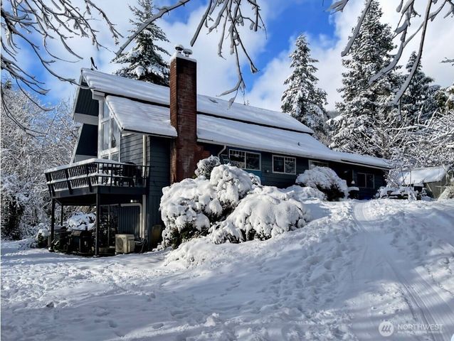 182 State Route 105, Raymond, WA 98577